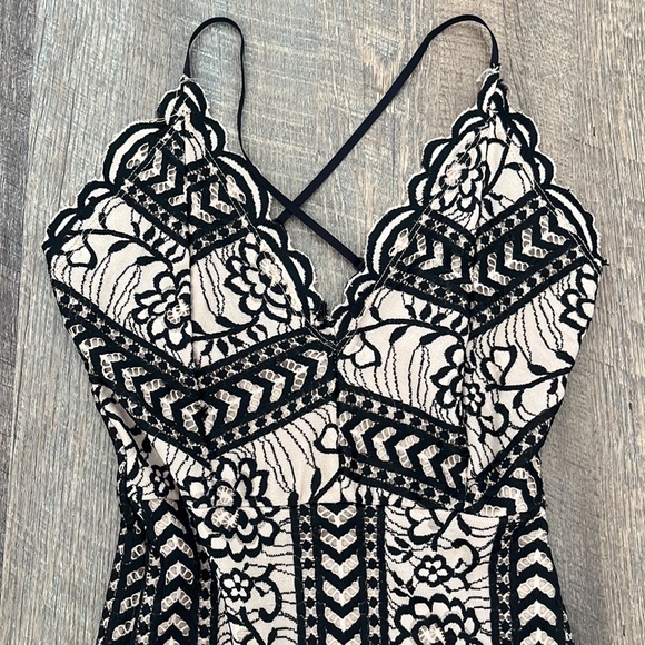 Black & Nude Party Dress - Picture 2 of 6